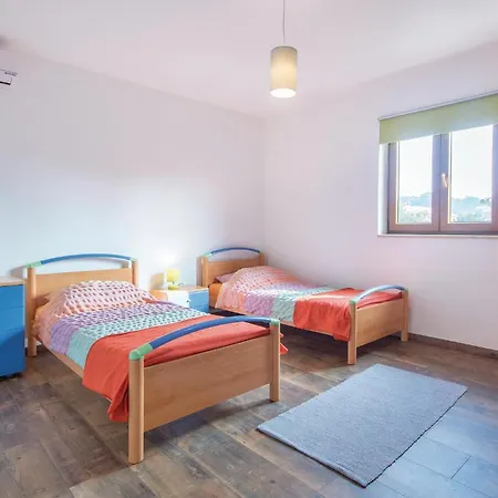 4 Bedroom Gorgeous In * Pula