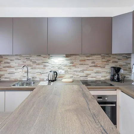 Vikendica 4 Bedroom Gorgeous In Pula