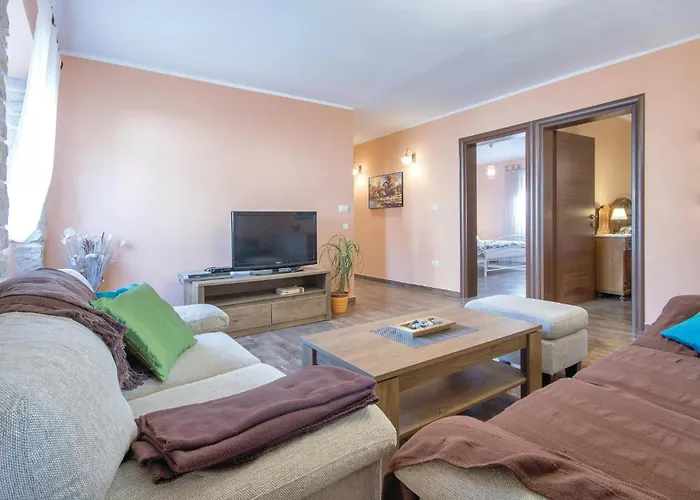 Vikendica Stunning In With Wifi Pula