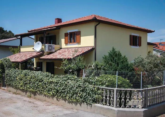 Vikendica Stunning In With Wifi Pula